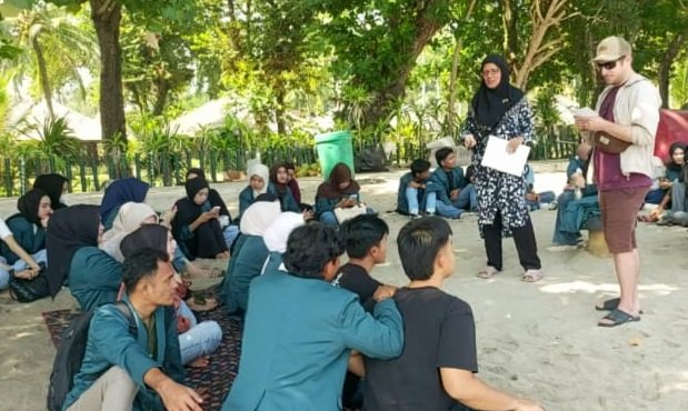 STIE AMM Mataram Gelar Kuliah Lintas Budaya di Pantai Senggigi, Hadirkan Dosen dari Swiss dan Australia