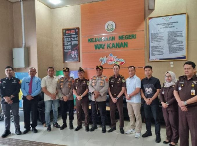 Kapolres Way Kanan dan Jajaran Sambangi Kejari, Perkuat Sinergi Penegakan Hukum yang Berkeadilan