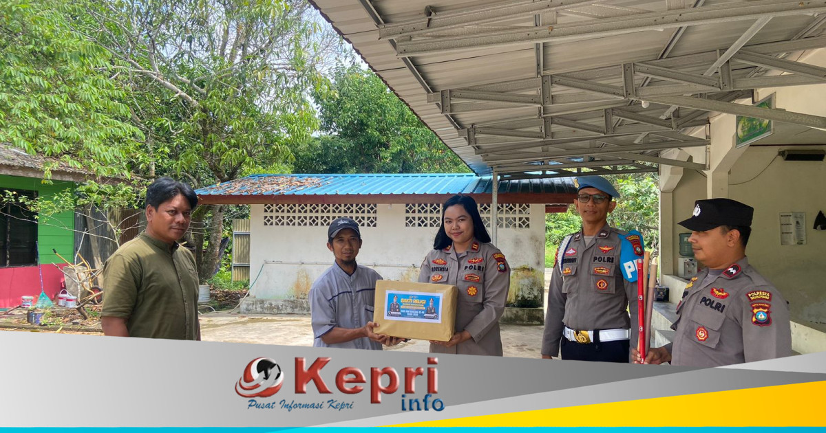 Polsek Bandara RHF Tanjungpinang Bersihkan Rumah Ibadah dan Salurkan Bansos Sambut Hari Bhayangkara ke-80