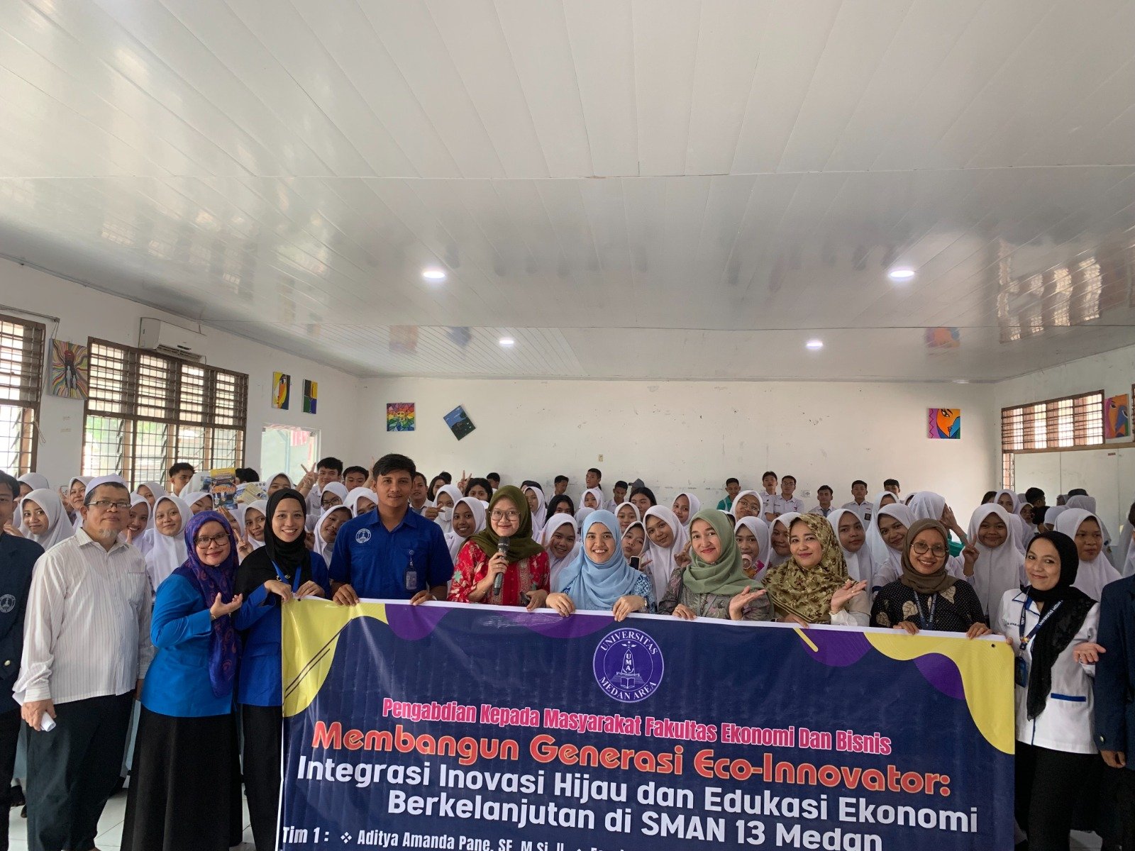 Dosen FEB UMA Latih 40 Siswa SMAN 13 Medan Jadi Eco-Innovator Lewat Program Inovasi Hijau dan Ekonomi Berkelanjutan