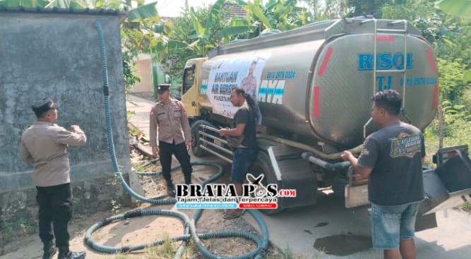 Polresta Pati Kirim 32.000 Liter Air Bersih ke Tiga Desa Terdampak Kekeringan, Kerahkan Armada AWC Sat Samapta
