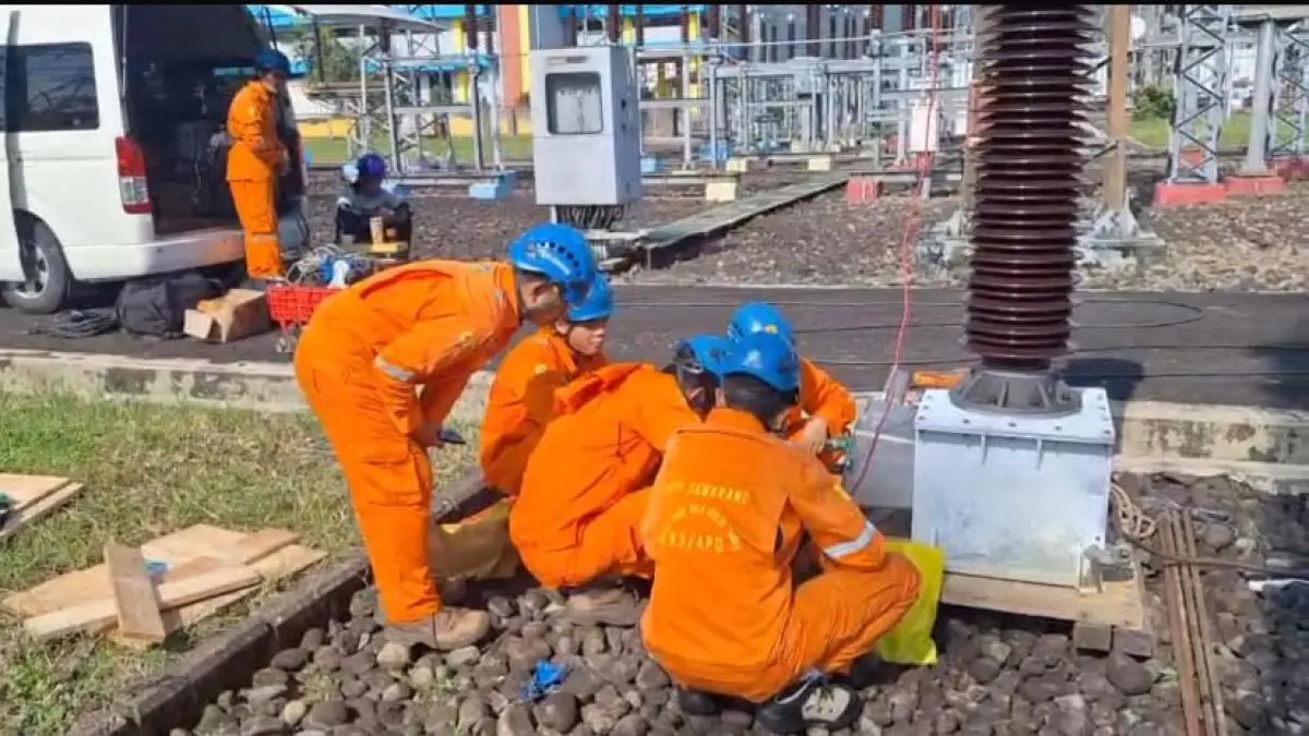 PLN UPT Semarang Selesaikan Penggantian CVT Bay Mranggen 2 Phasa T, Pasokan Listrik 20 Ribu Pelanggan Lebih Stabil