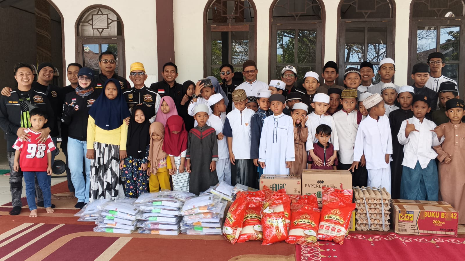 Komunitas Harley-Davidson Banjarbaru Salurkan Bantuan ke 40 Anak Panti Asuhan Al-Aqso Mukarramah di Cempaka