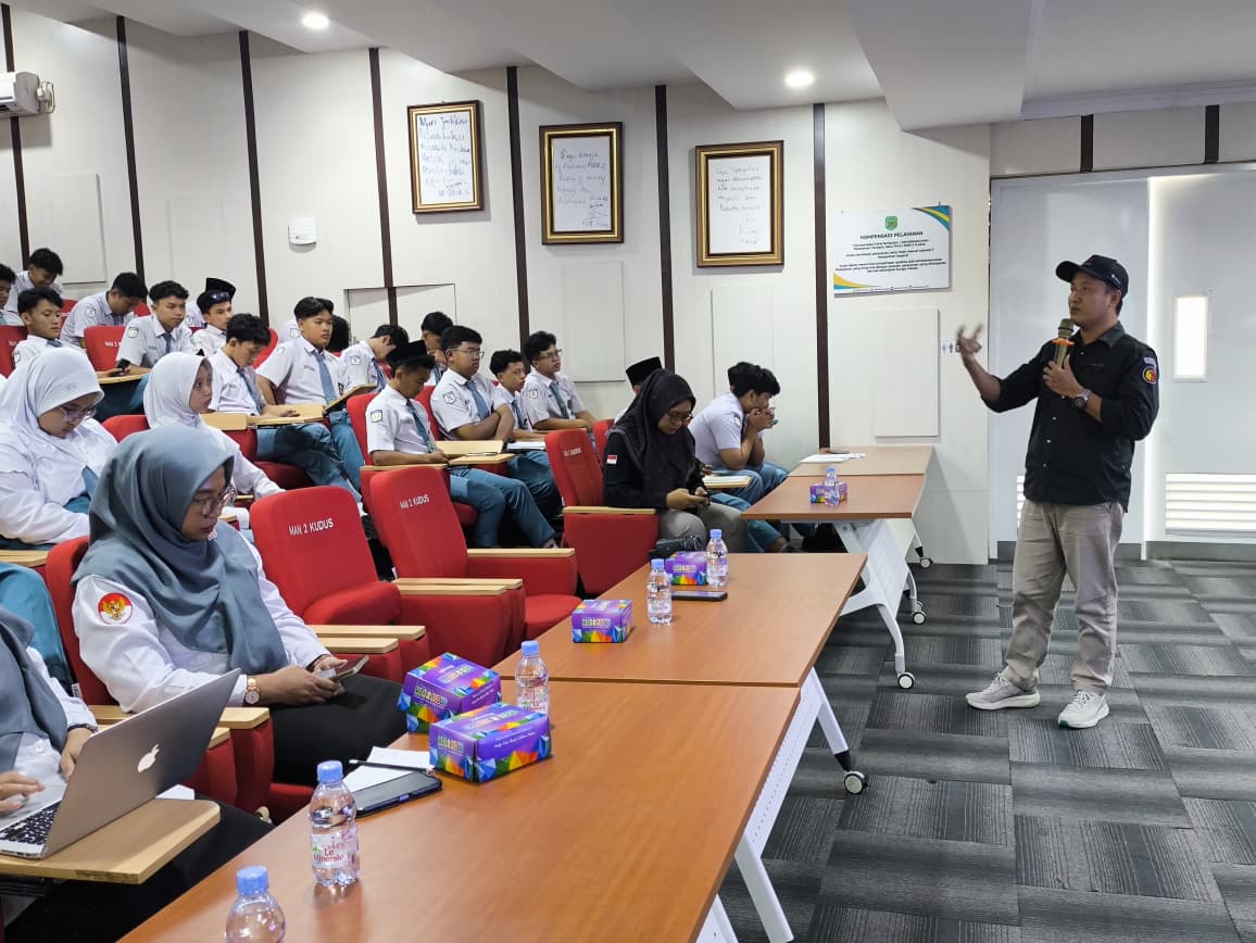 Bawaslu Kudus Blusukan ke Madrasah Aliyah, Bekali Pelajar agar Tak Mudah Termakan Hoaks Politik