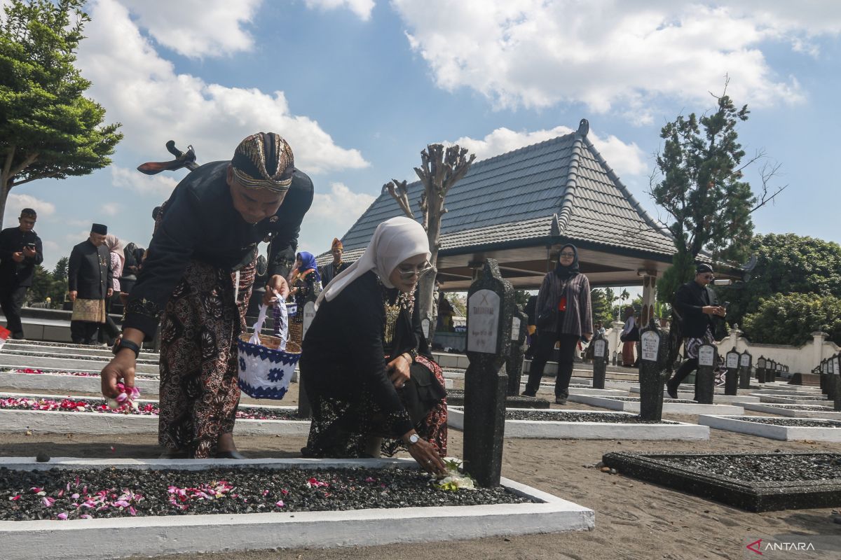 Menteri Wihaji Pimpin Ziarah Makam Pahlawan di Yogya, Puncak Peringatan Harganas ke-33 Diwarnai Napak Tilas Yogya Kembali