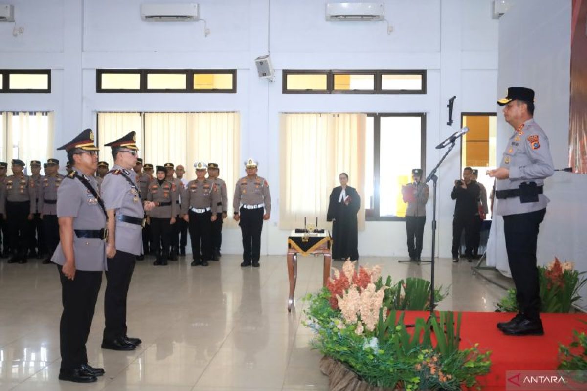 Kapolda Babel Pimpin Sertijab Kapolresta Pangkalpinang, AKBP Indra Wijatmiko Gantikan Kombes Max Mariners