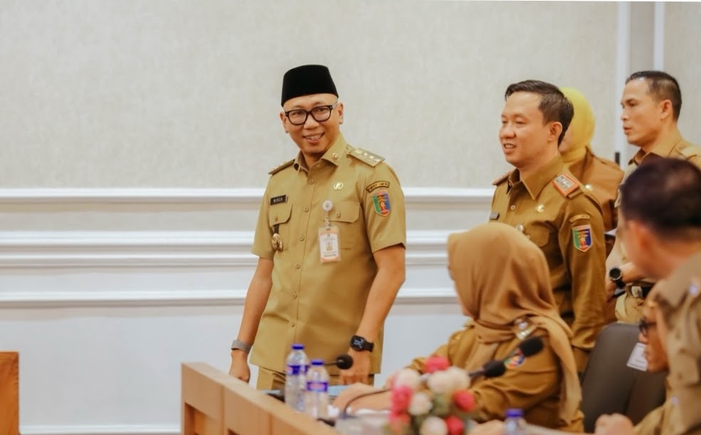 Gubernur Lampung Mirza Blusukan ke Mesuji, Tebar Benih Ikan hingga Tinjau Penggilingan Padi Pakai Drone