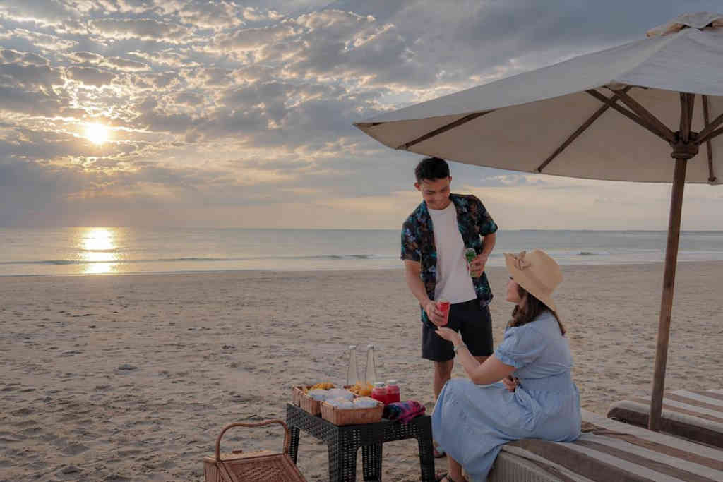 FOX Jimbaran Beach Bali Luncurkan Sunbed Eksklusif di Pantai, Tamu Cukup Jalan Kaki 5 Menit dari Hotel