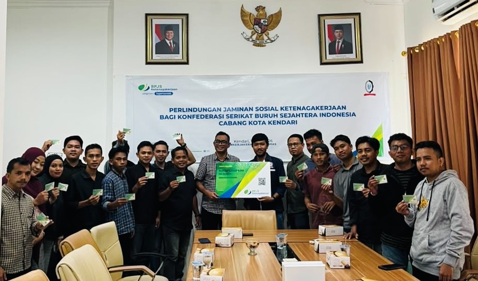 BPJS Ketenagakerjaan dan KSBSI Kendari Perluas Jaminan Sosial ke Pekerja Informal, Kartu Kepesertaan Diserahkan Langsung