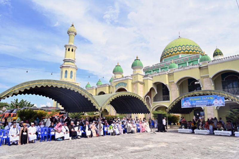 Bupati Kobar Sambut 160 Jamaah Haji di Pangkalan Bun; Satu Meninggal di Arab Saudi