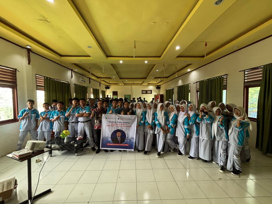 Dosen UMY Kembangkan SIM Admisi dan Latih Public Speaking di Maluku, Sasar Digitalisasi Kampus dan Soft Skills Siswa SMK