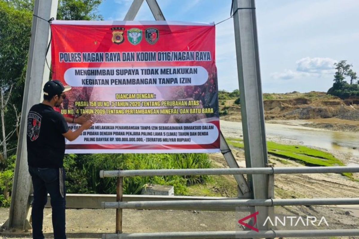 Polres Nagan Raya Pasang Spanduk Larangan Tambang Ilegal di 6 Desa, Warga Diminta Lapor Jika Temukan Aktivitas Mencurigakan