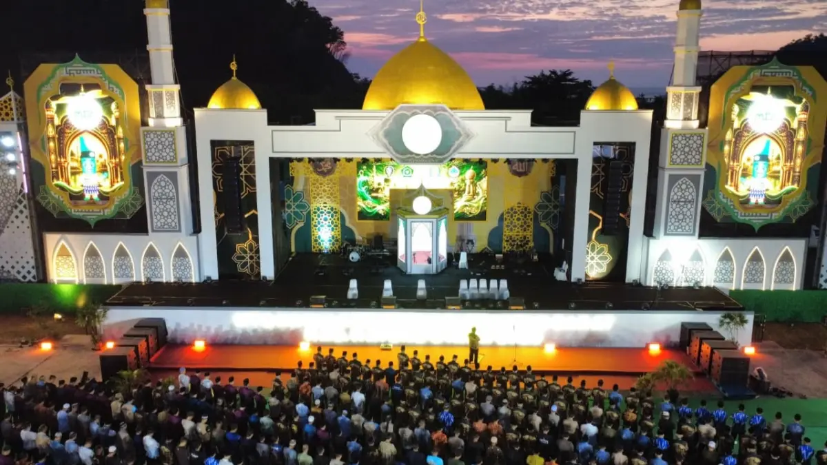 Ribuan Jamaah Penuhi Arena Utama MTQ XXXIV Kalbar untuk Salat Magrib Berjemaah, Harjani Hefni Ingatkan Soal Niat