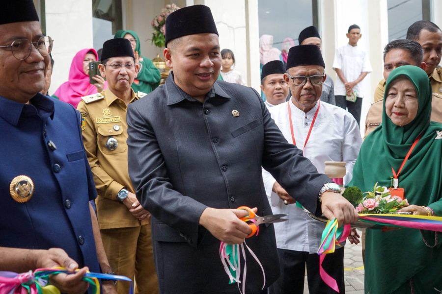Ketua DPRD Kota Jambi Kemas Faried Serahkan Ambulans ke Masjid Jamiatul Ulum, Perkuat Layanan Kesehatan Berbasis Masjid