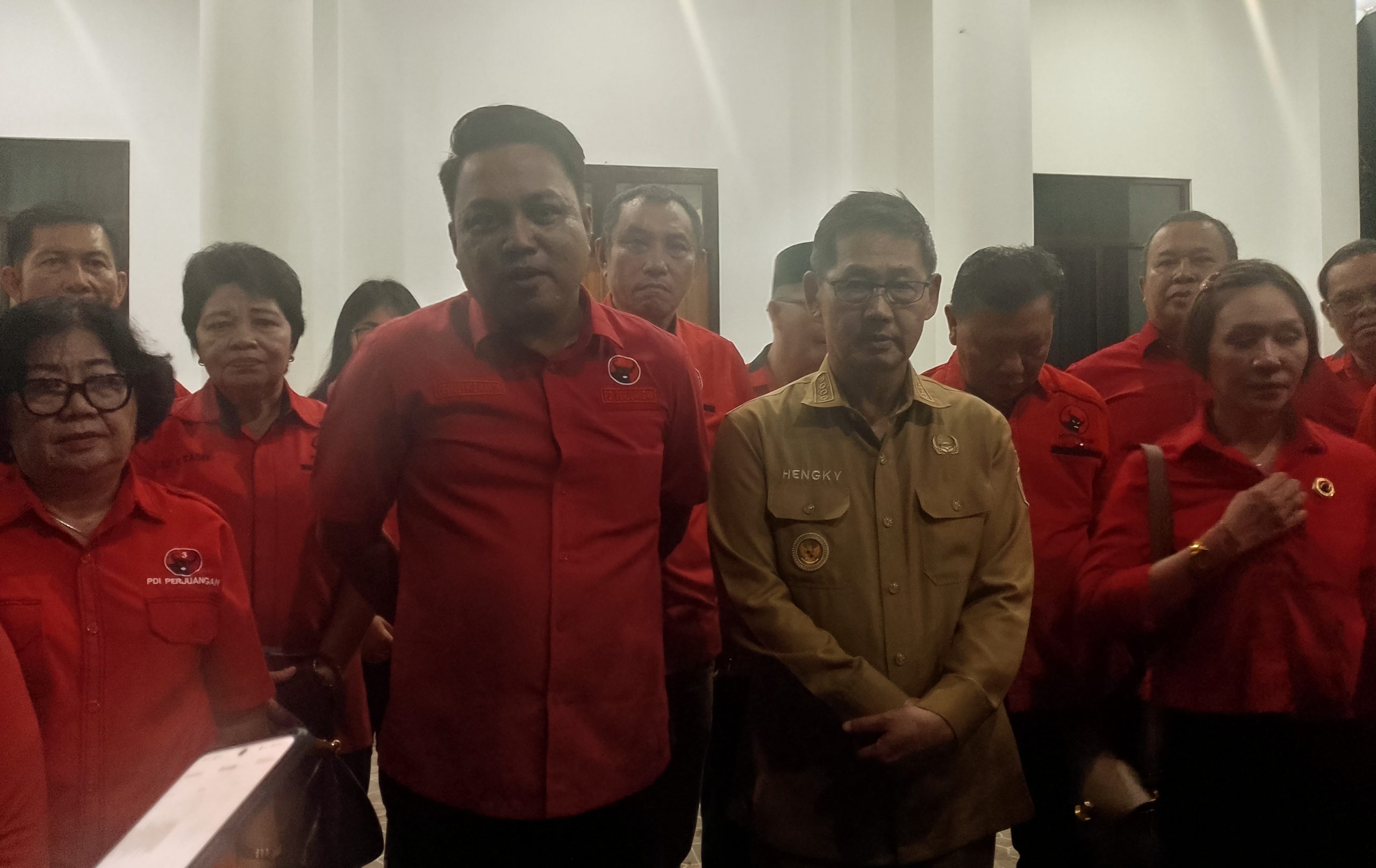 Silaturahmi Pengurus PDIP Bitung dengan Wali Kota Hengky Honandar Berlangsung Usai Perkenalan Kader Gerindra, Geraldi Mantiri Bantah Manuver Politik