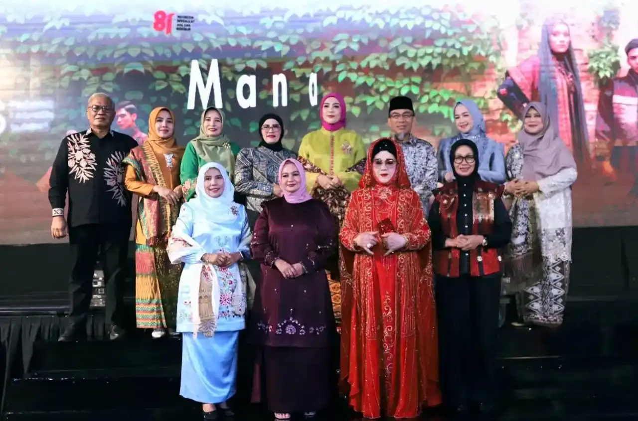 Padang Fashion Summit 2025: Desainer Lokal Sumbar Didorong Ciptakan Tren Sendiri, Bukan Mengekor Mode Global