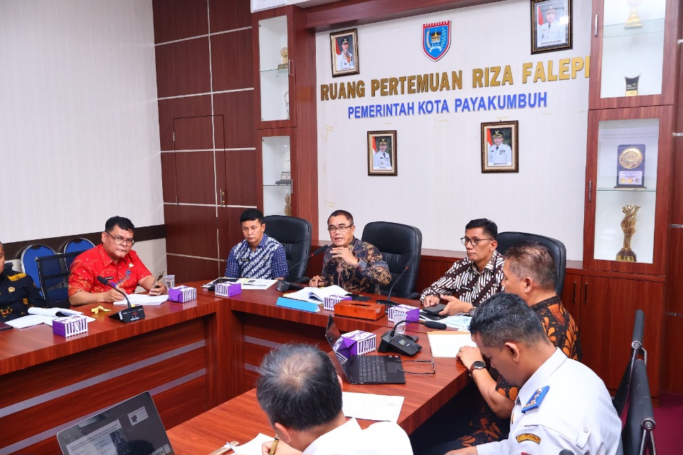Pemkot Payakumbuh Kaji Kebutuhan Armada dan Trayek Bus Listrik, Pelajar Jadi Prioritas Utama