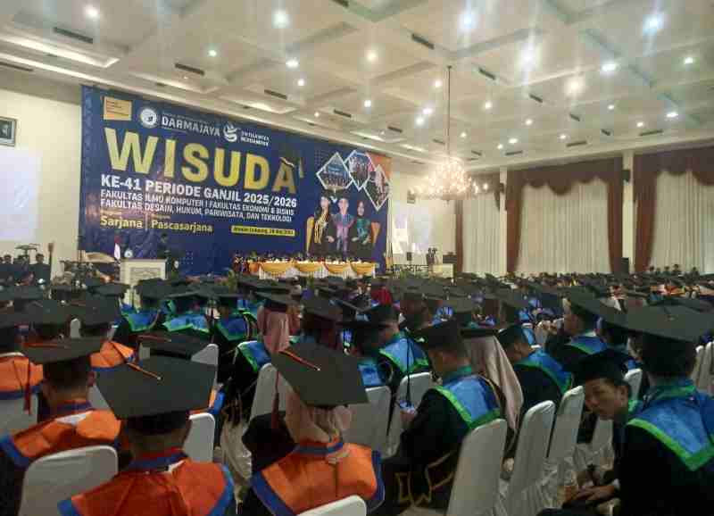 IIB Darmajaya Lampung Wisuda 495 Lulusan dengan IPK Sempurna 4,00 dan 10 Hibah Riset Nasional