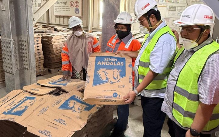 Direktur Operasi SIG Tinjau Pabrik Semen di Aceh, Pasokan Dipastikan Aman Meski Permintaan Naik