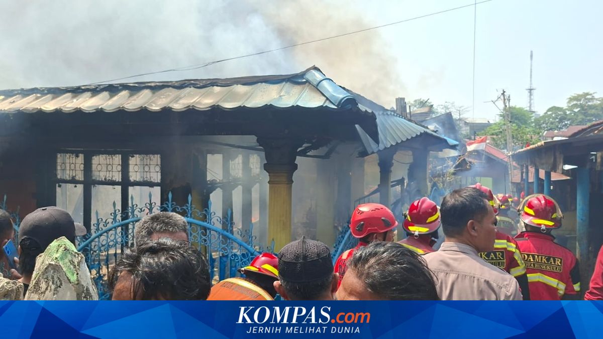 21 Rumah di Gang Damai Bengkulu Hangus Terbakar, Permukiman Padat dan Warga Panik Hambat Petugas Padamkan Api