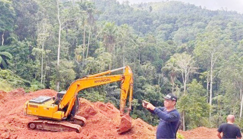 Kemenhut Hentikan Tambang Emas Ilegal di Bolaang Mongondow, Dua Tersangka dan Satu Ekskavator Diamankan