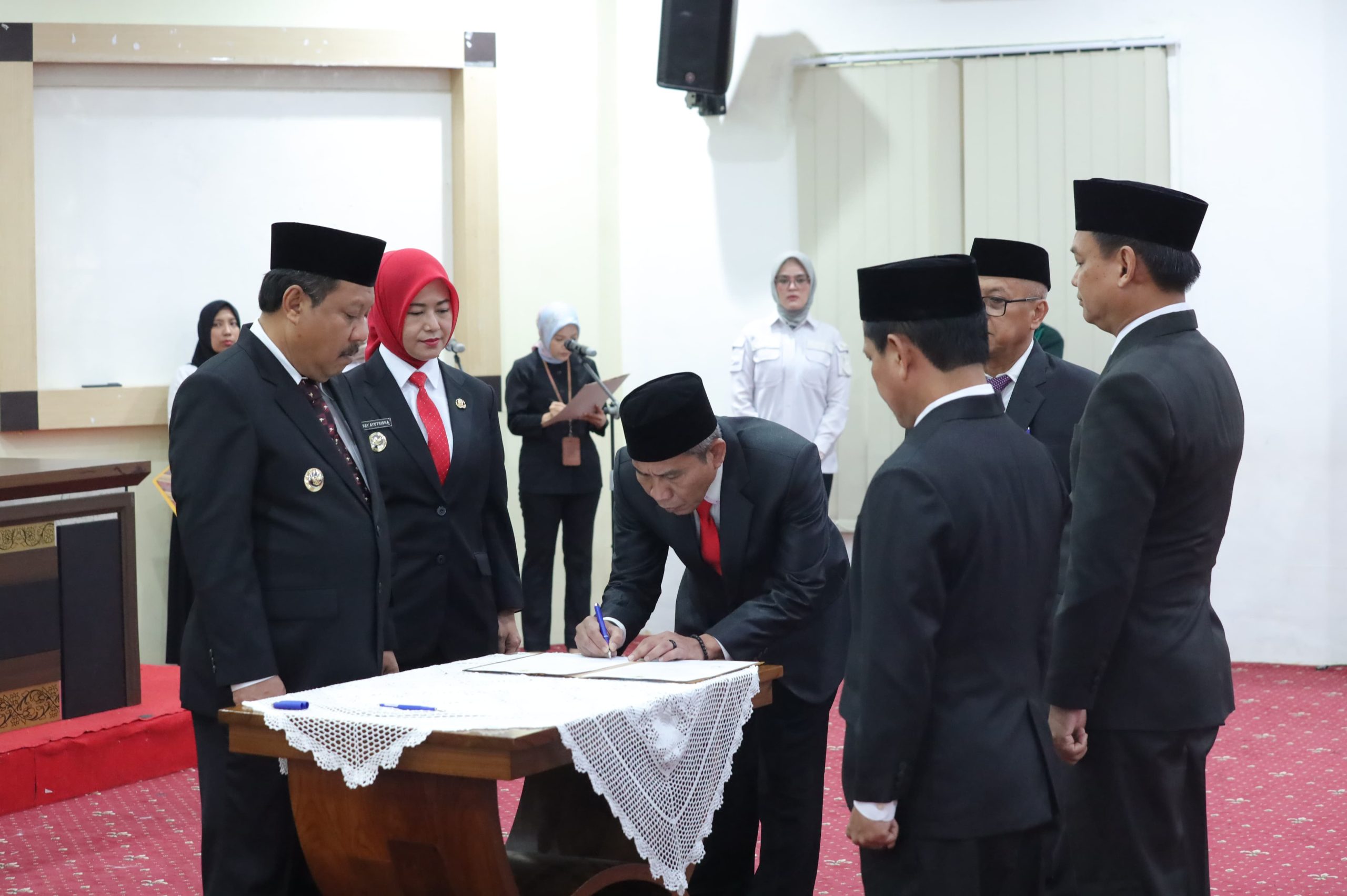 Wali Kota Pangkalpinang Prof. Saparudin Bantah Nonjobkan Sekda Mie Go: 