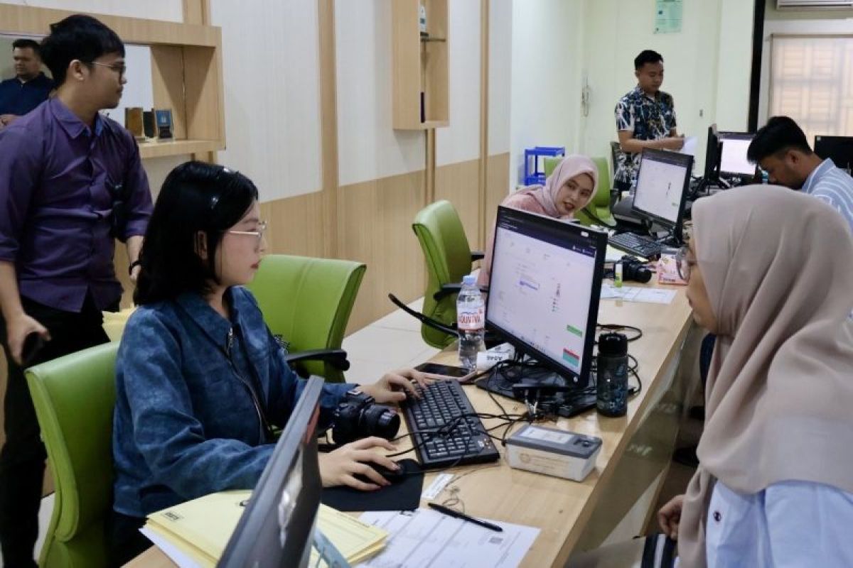 Imigrasi Batam Layani 400 Pemohon Paspor Simpatik Akhir Pekan, Buka 200 Kuota Walk-In di Dua Mal