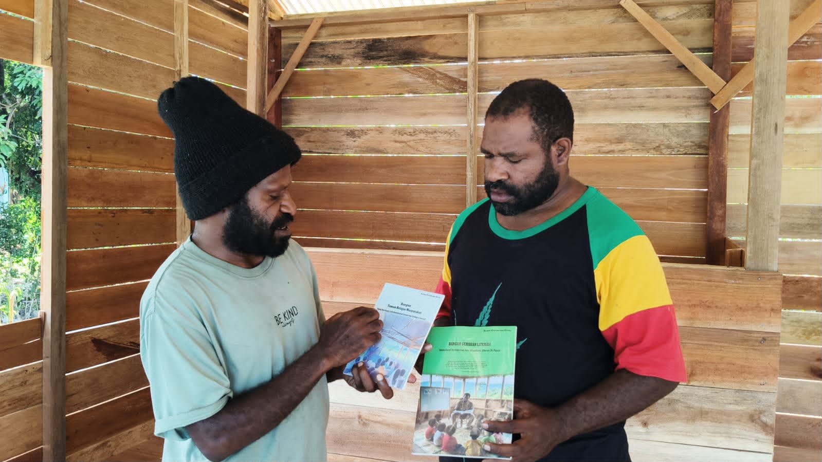 Komunitas Sastra Papua dan Dinas Budpar Dogiyai Sepakat Bangun Taman Belajar Berbasis Cerita Rakyat Kampung Adat
