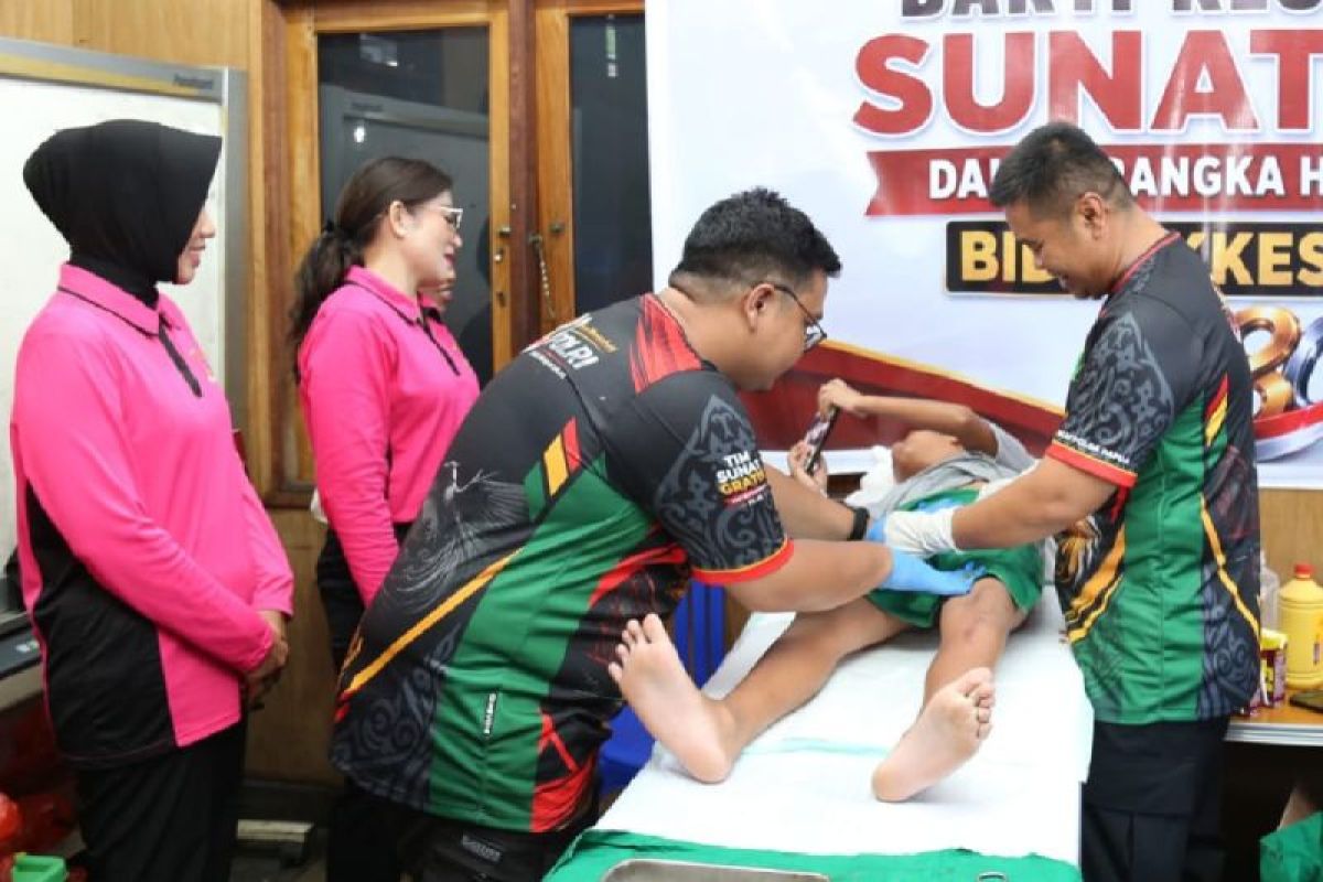 297 Warga Jayapura Ikut Pemeriksaan Kesehatan Gratis dari Dokkes Polda Papua, Ada Sunat Massal dan Donor Darah