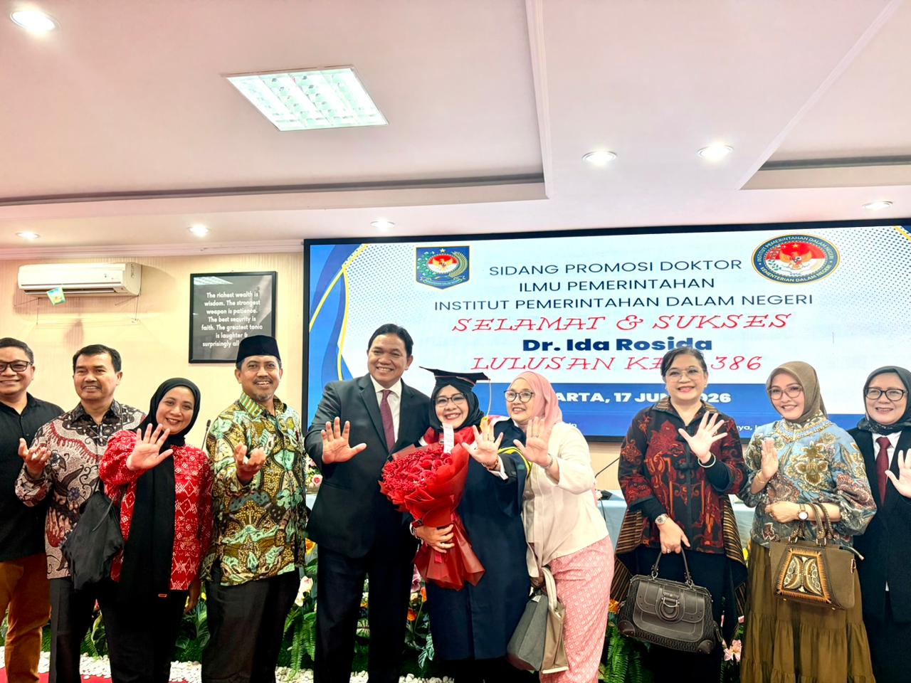 Ketua Fraksi PDIP DPRD Banten Ida Rosida Raih Doktor Cumlaude dari IPDN, Disertasi soal Kepemimpinan Perempuan Atasi Stunting