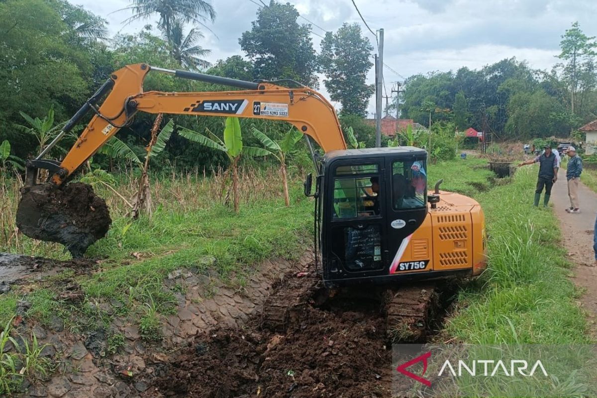 Antisipasi Kekeringan, Pemkab Cianjur Kirim 11 Pompa Air ke Delapan Kecamatan dari Utara hingga Selatan