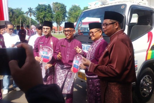 Wali Kota Jambi Maulana Resmi Luncurkan Dua Truk Sampah Baru, Targetkan Zero Tumpukan di Pemukiman