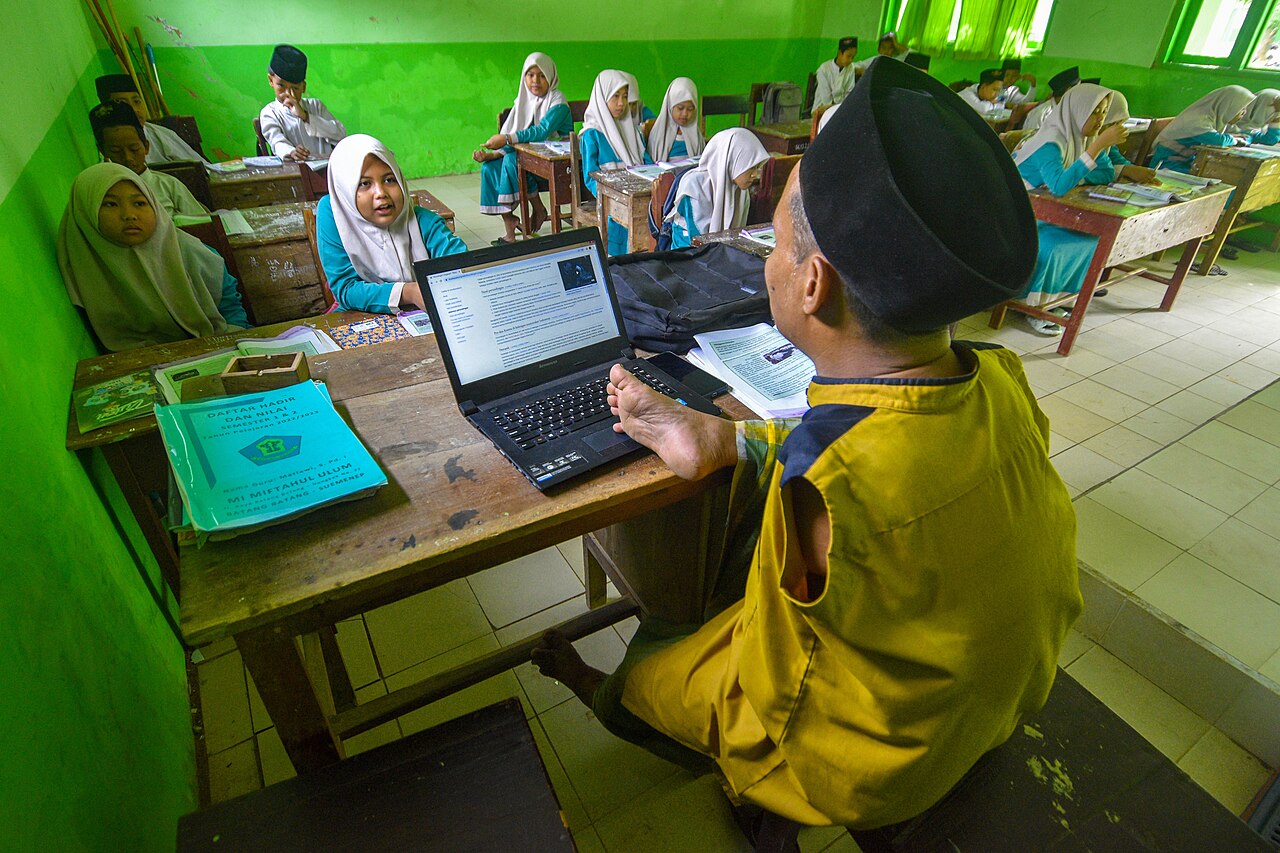 Mengenal PPG (Pendidikan Profesi Guru): Manfaat dan Tahapannya