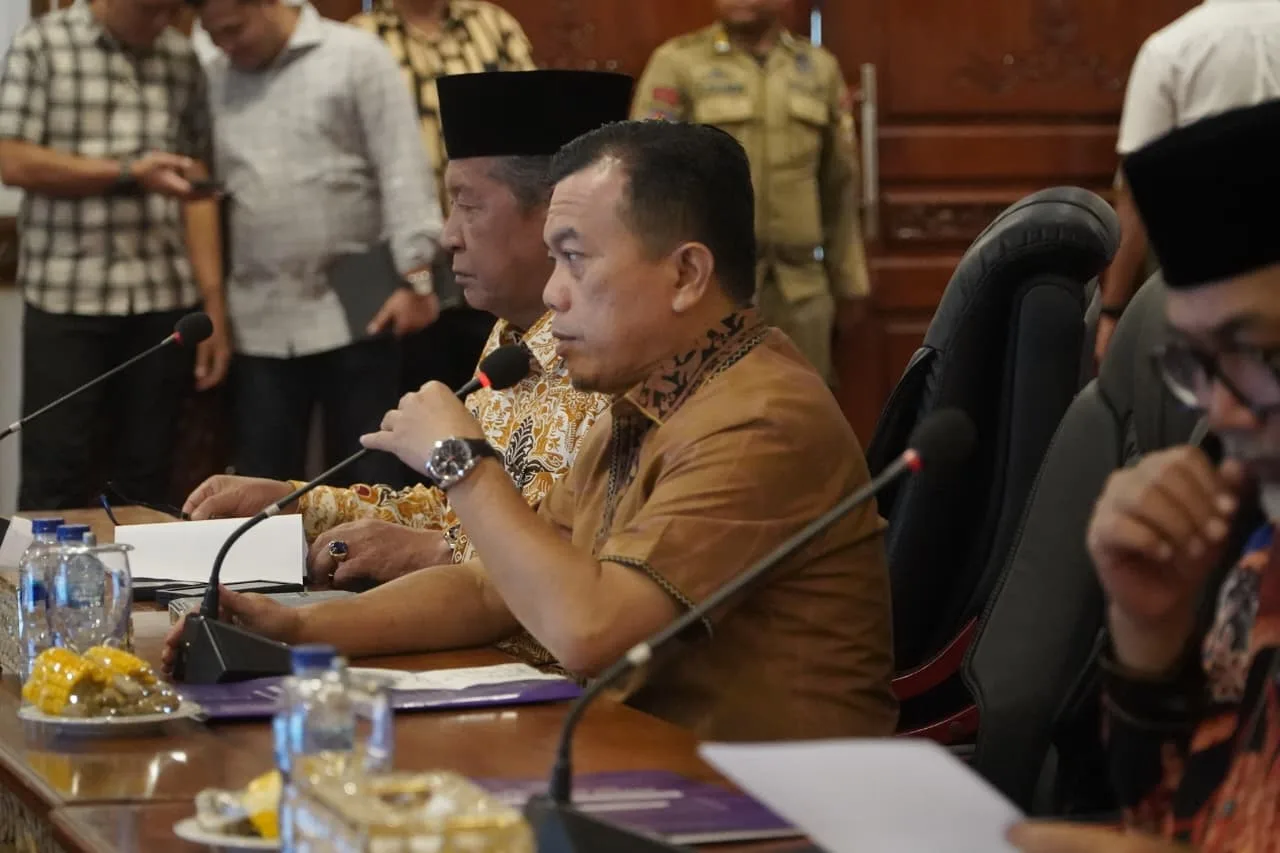 Gubernur Jambi Al Haris Evaluasi Proyek Triwulan II 2026, Soroti Serapan Anggaran dan Proyek Tertunda