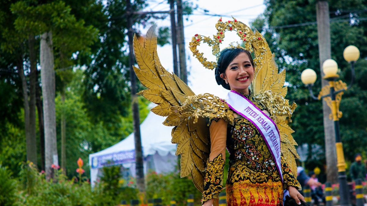 Palembang Fashion Carnaval 2026 Digelar di Benteng Kuto Besak, Songket dan Jumputan Jadi Bintang Utama