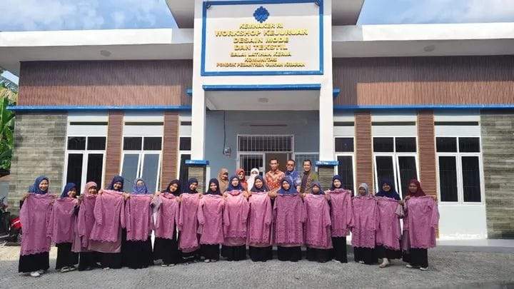 16 Peserta Pelatihan Menjahit di Asahan Siap Buka Usaha, Disnaker Gandeng BLKK YPQ Kisaran