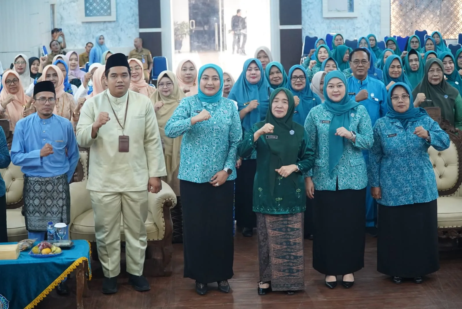 TP PKK Jambi Sosialisasi Gerakan Jambi Bersholawat di Muaro Jambi, 615 Buku Panduan Baca Al-Qur’an Dibagikan
