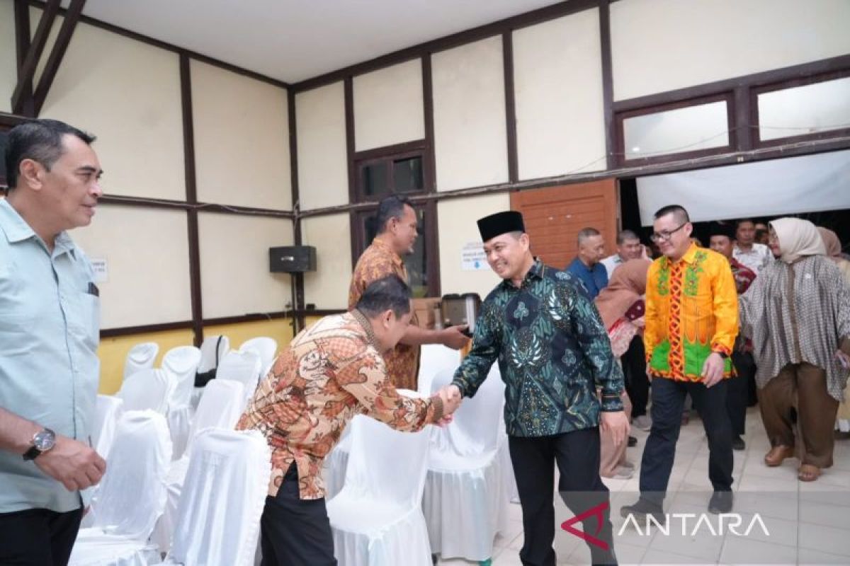 Gubernur Kalbar Ria Norsan Serap Aspirasi Warga Teluk Batang, Masuk APBD 2027
