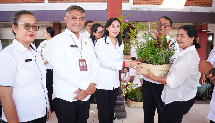 TP Posyandu Gianyar Salurkan 8.700 Bibit Tanaman ke 10 Desa Peserta Lomba Telajakan Tingkat Provinsi Bali