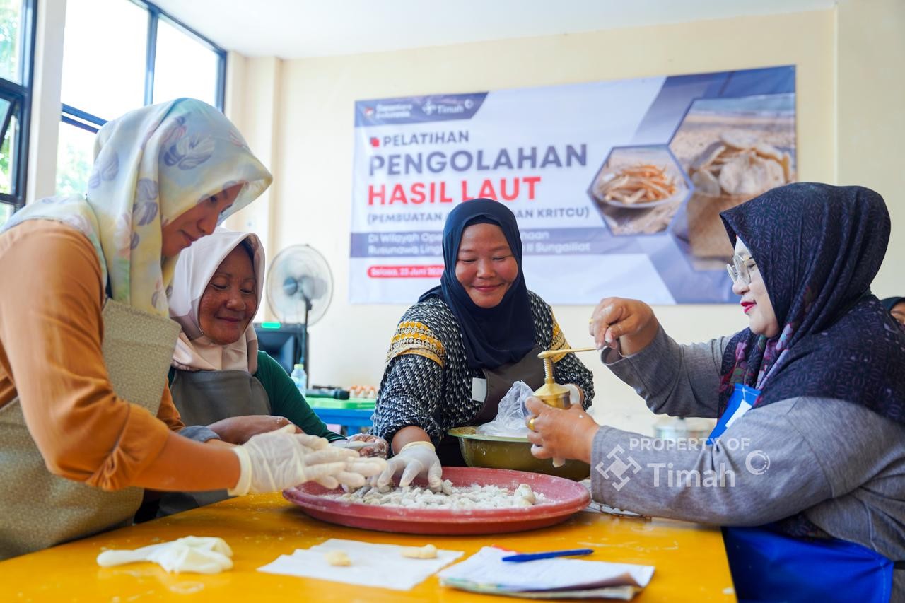 Mitra Binaan PT Timah Jadi Narasumber Pelatihan Olahan Hasil Laut di Sungailiat, Warga Rusunawa Diajak Produksi Ampiang dan Kericu