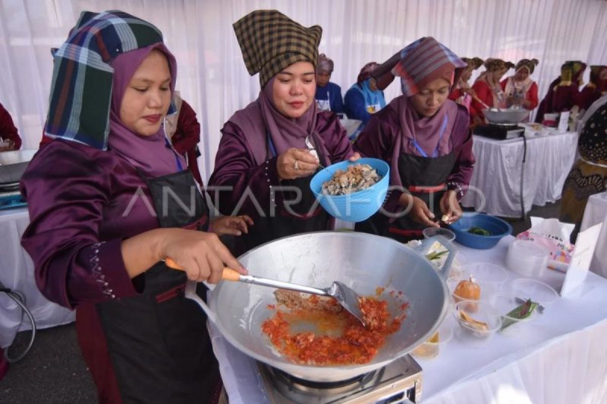 Lomba Marandang Lokan Digelar di Pantai Carocok Painan, Pemprov Sumbar Targetkan Lonjakan Wisatawan ke Pesisir Selatan