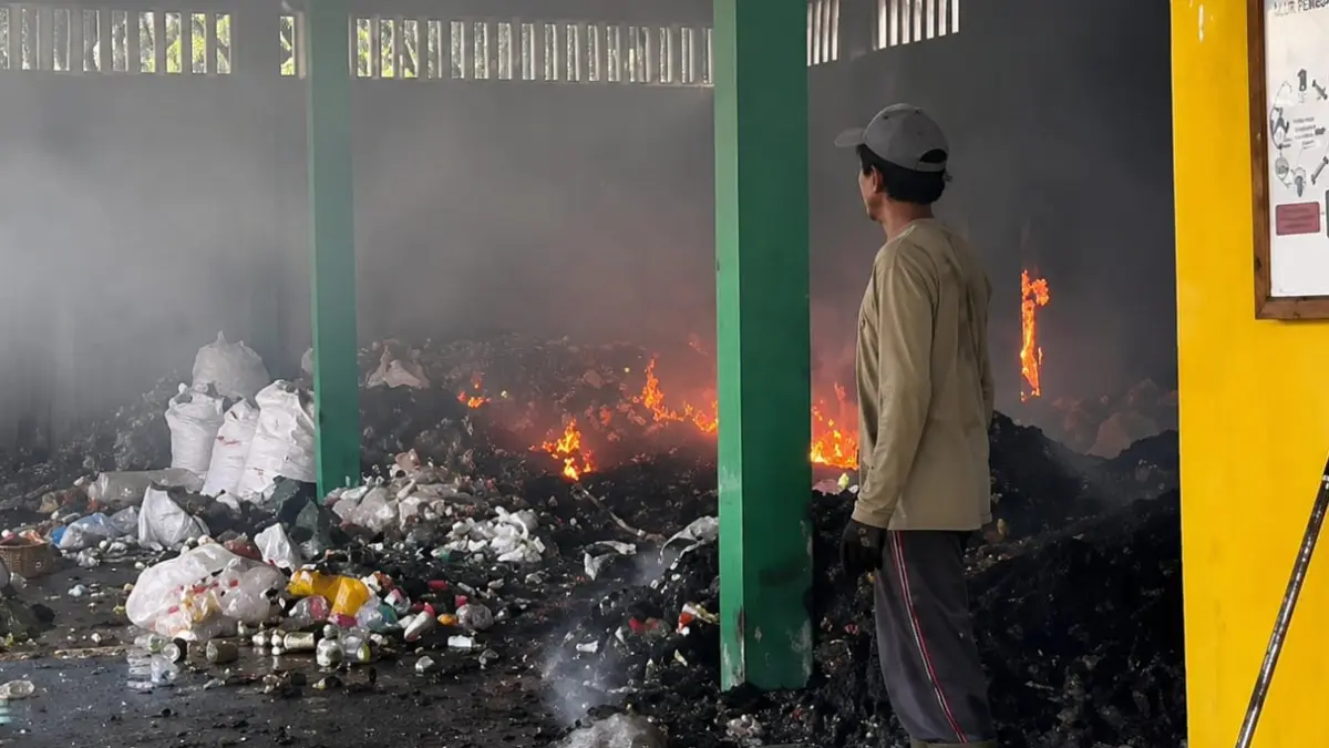 TPS3R di Satui Terbakar, Mesin Press dan Monitor Timbangan Rusak, Kerugian Capai Rp60 Juta