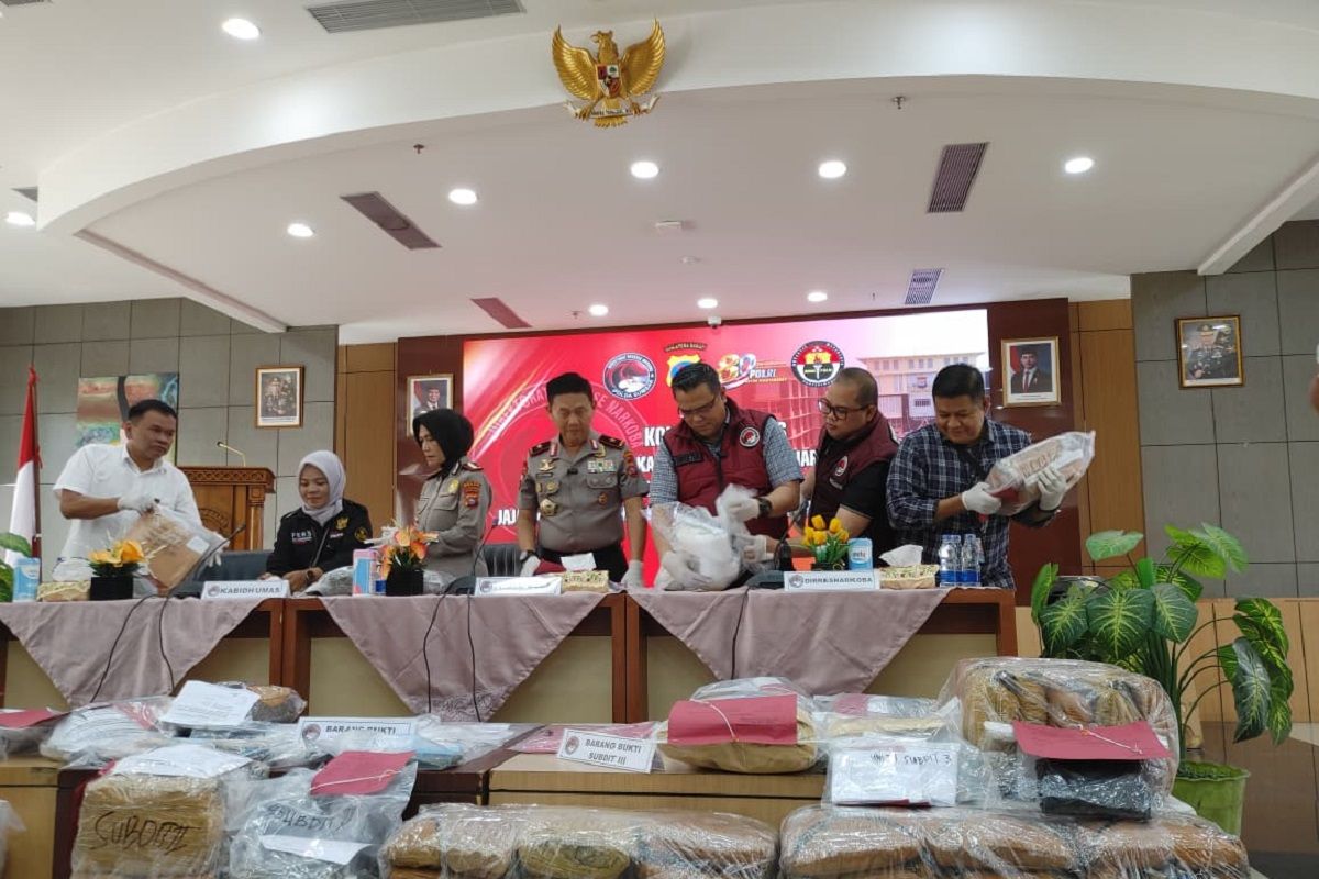 Polda Sumbar Jerat 916 Pelaku Narkoba Sepanjang Semester Pertama 2026, Sabu dan Ganja Tonase Besar Disita