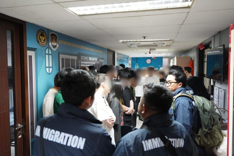 Imigrasi Deportasi 92 WN Tiongkok Pelaku Judi Daring di Batam, Ditangkal Seumur Hidup