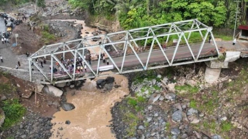 Warga Bener Meriah Kumpulkan Dana Rp1 Miliar Perbaiki Jembatan Enang-Enang, Menteri PU Turun Tangan Pekan Depan