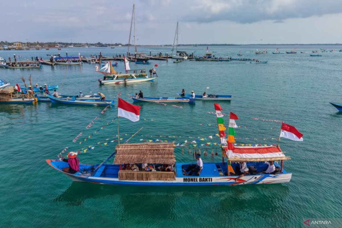 Ratusan Perahu Hias Meriahkan Parade Wakatobi Wave 2026, Diikuti Nelayan dari 14 Desa dan 6 Kelurahan