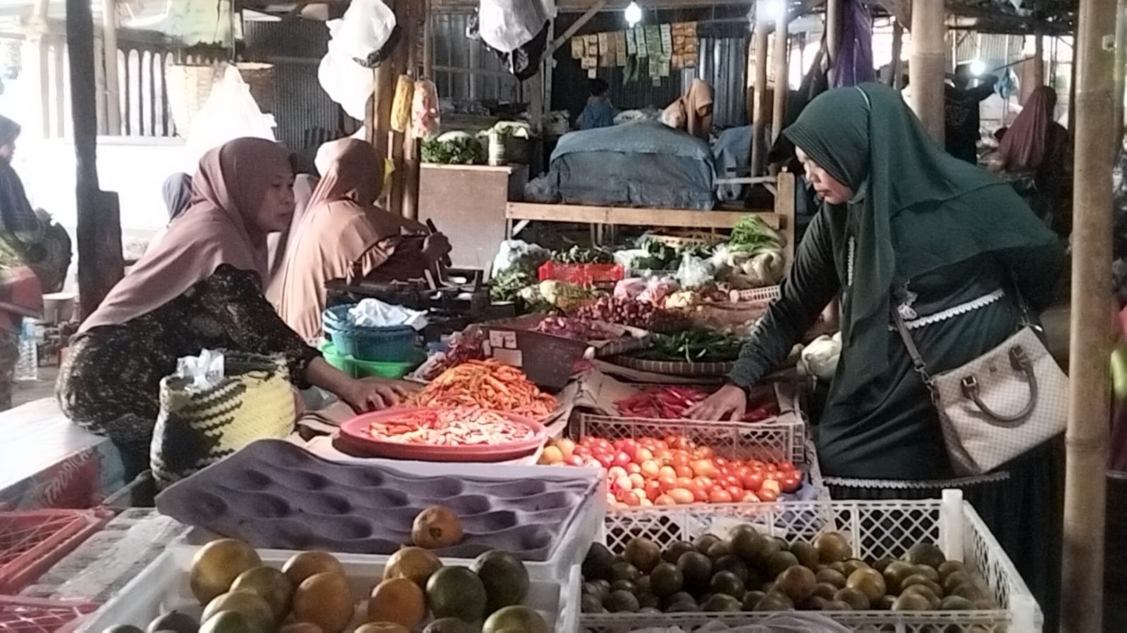 Harga Bahan Pokok di Lombok Barat Turun Drastis Picu Deflasi, Diduga Imbas Program MBG Libur Sementara