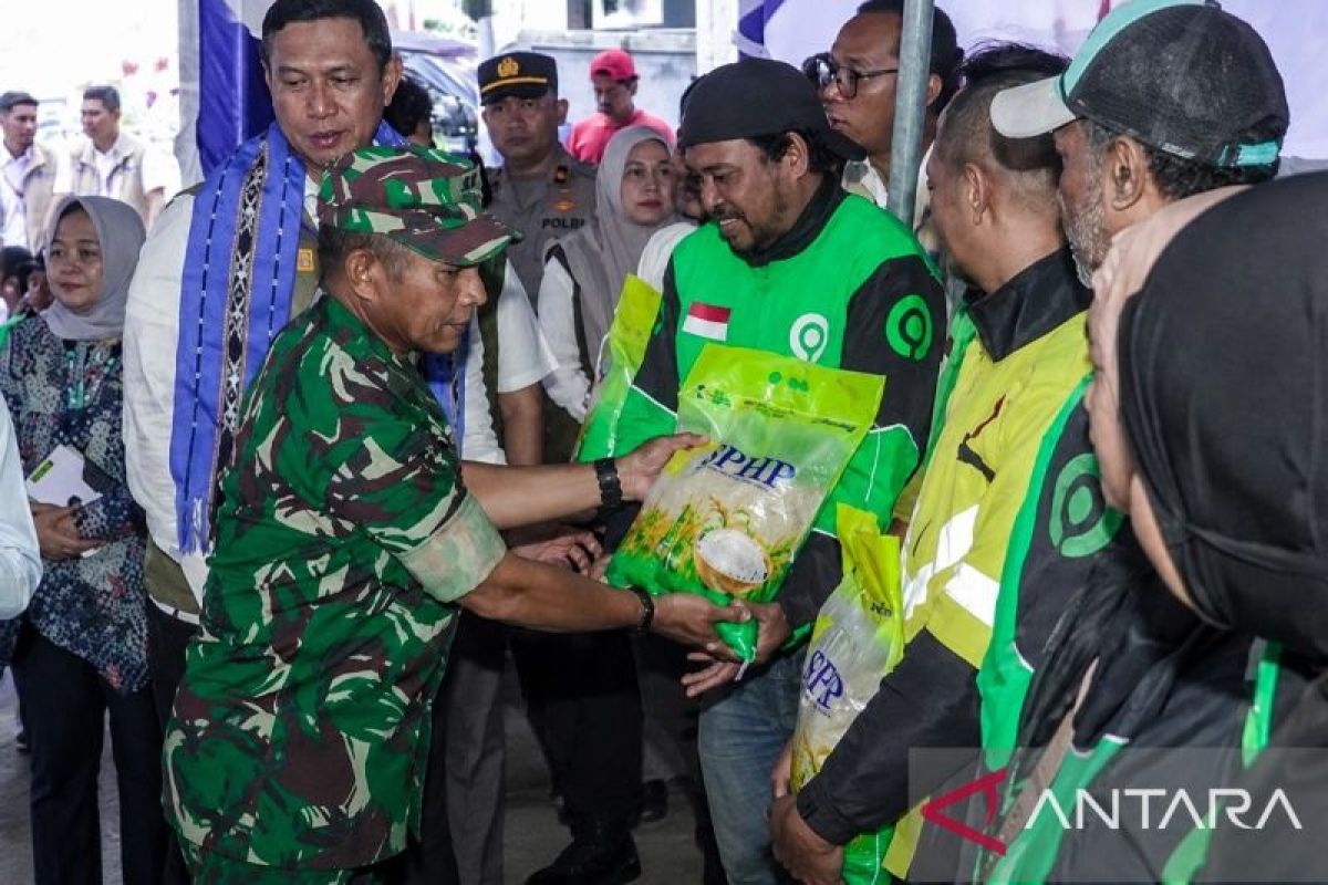 Kodim 1504/Ambon Kawal Penyaluran 7.977 Ton Beras Bantuan Pangan untuk 265.900 PBP di Maluku, Satu Periode Langsung 30 Kilogram
