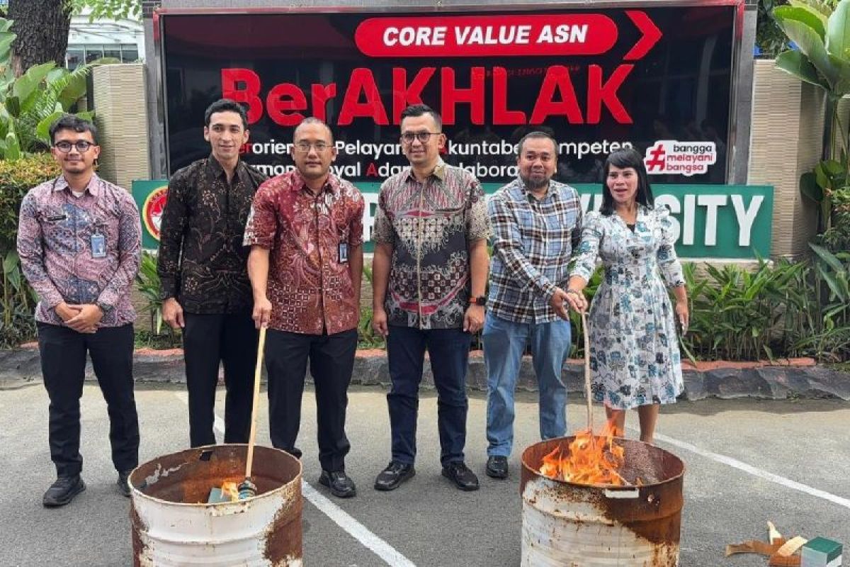 Kanwil Imigrasi Sumut Musnahkan 3.579 Blangko Paspor Usang di Medan, Cegah Penyalahgunaan Dokumen