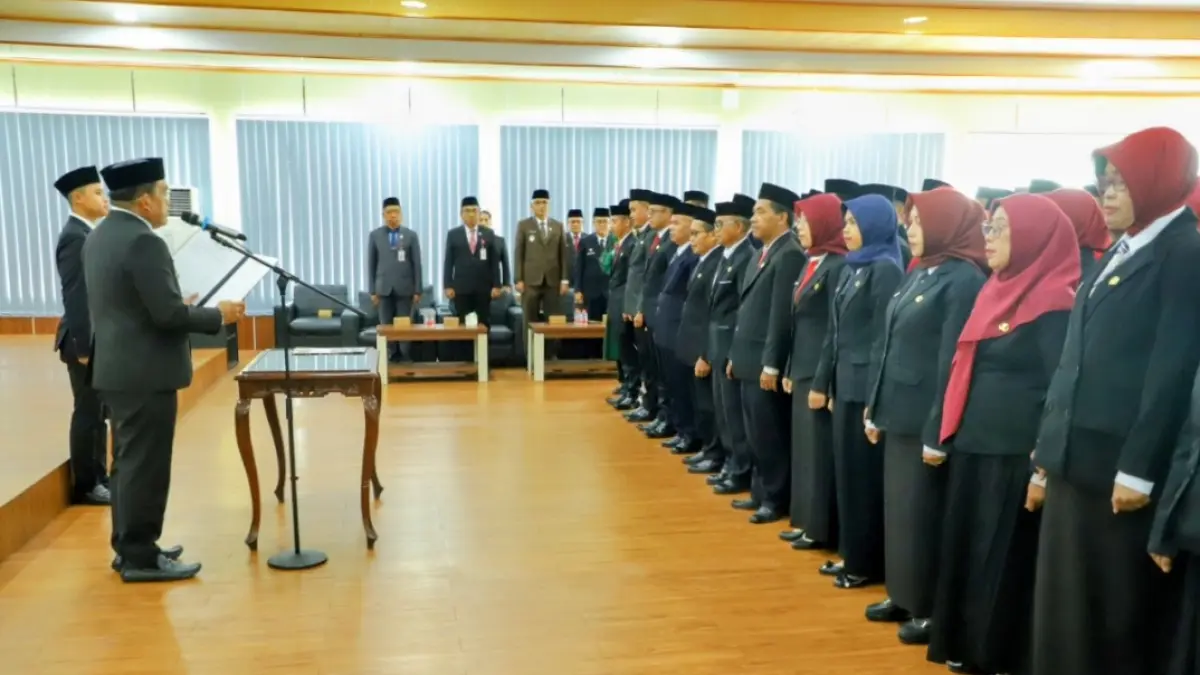 Bupati HSU Sahrujani Lantik 68 Kepala Sekolah Baru, Instruksikan Cetak Generasi Unggul dan Bebas Narkoba
